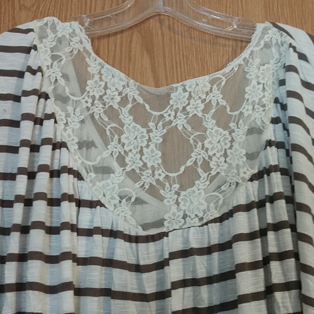 Striped top - Picture 2 of 2